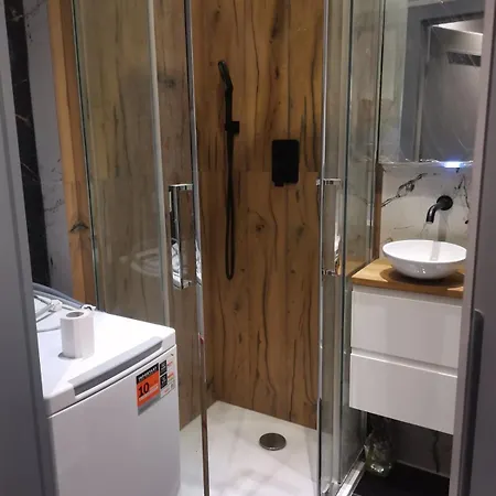 Niesamowita Nowoczensa Kawalerka W Centrum Kmicica Appartamento