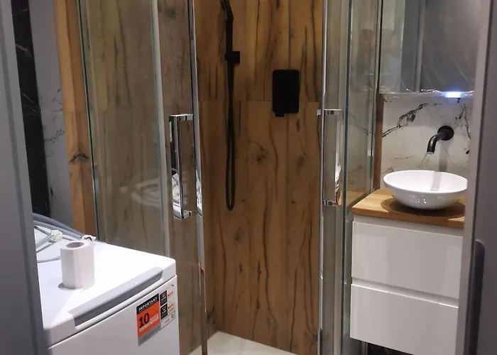 Niesamowita Nowoczensa Kawalerka W Centrum Kmicica Apartment